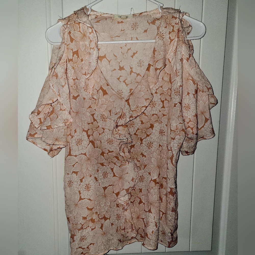 Como Blu Floral Cold Shoulder Women's Top Small ❤️